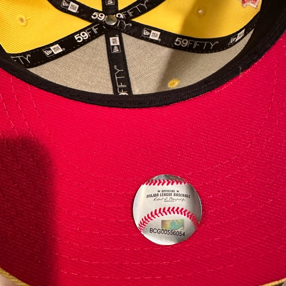 New Era 5950 New York Yankees 1999 World Series Yellow/Red Fitted Hat Men - Picture 5 of 6